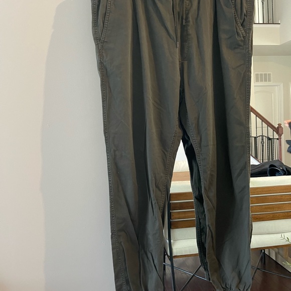 Two pairs of men joggers - Picture 5 of 5